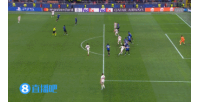 华体会-险些补时绝平！穆勒近距离头球，索默将球扑住